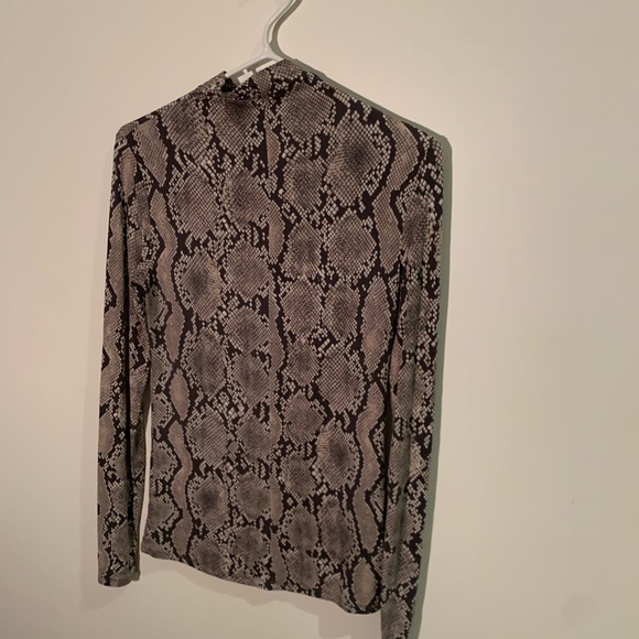 Babaton XS long sleeve mock neck. - Picture 2 of 3